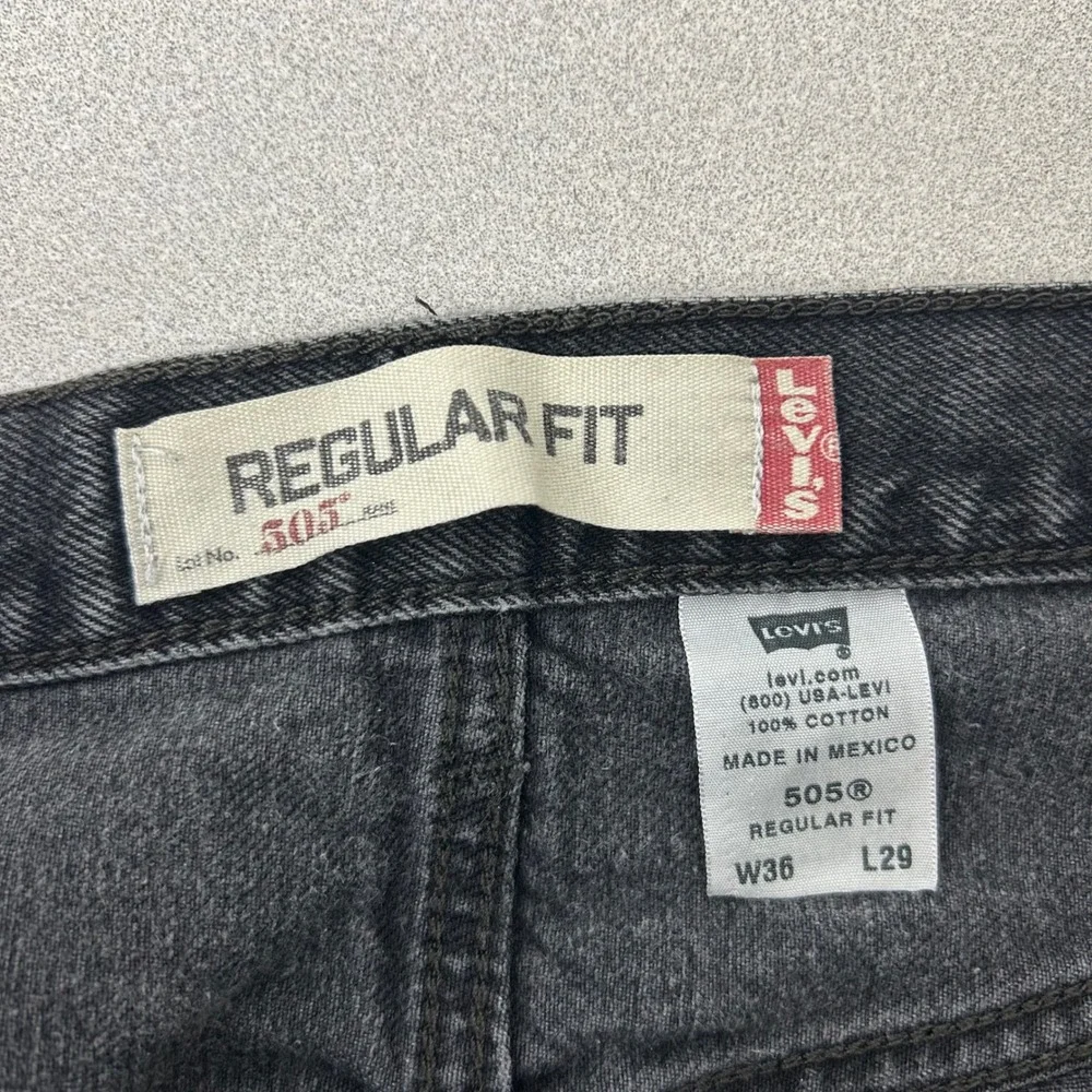 Levis note some